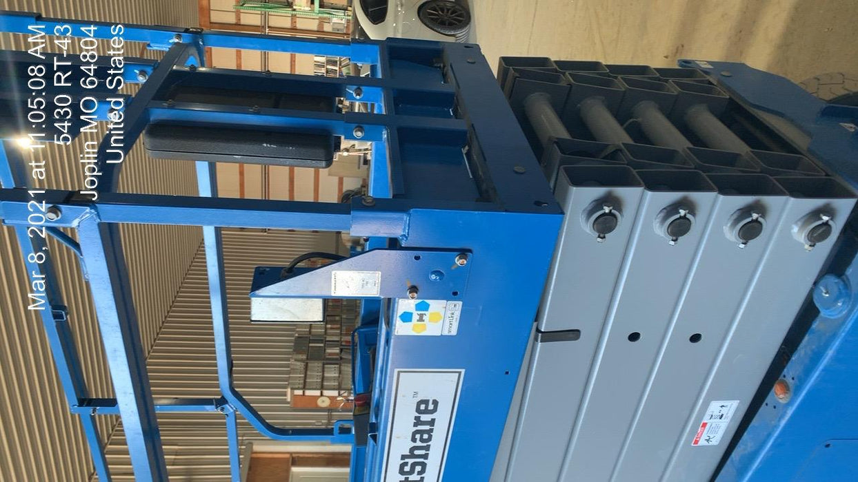 2020 Genie GS-3232 Standard, Folding half height swing gate, 800W Inverter