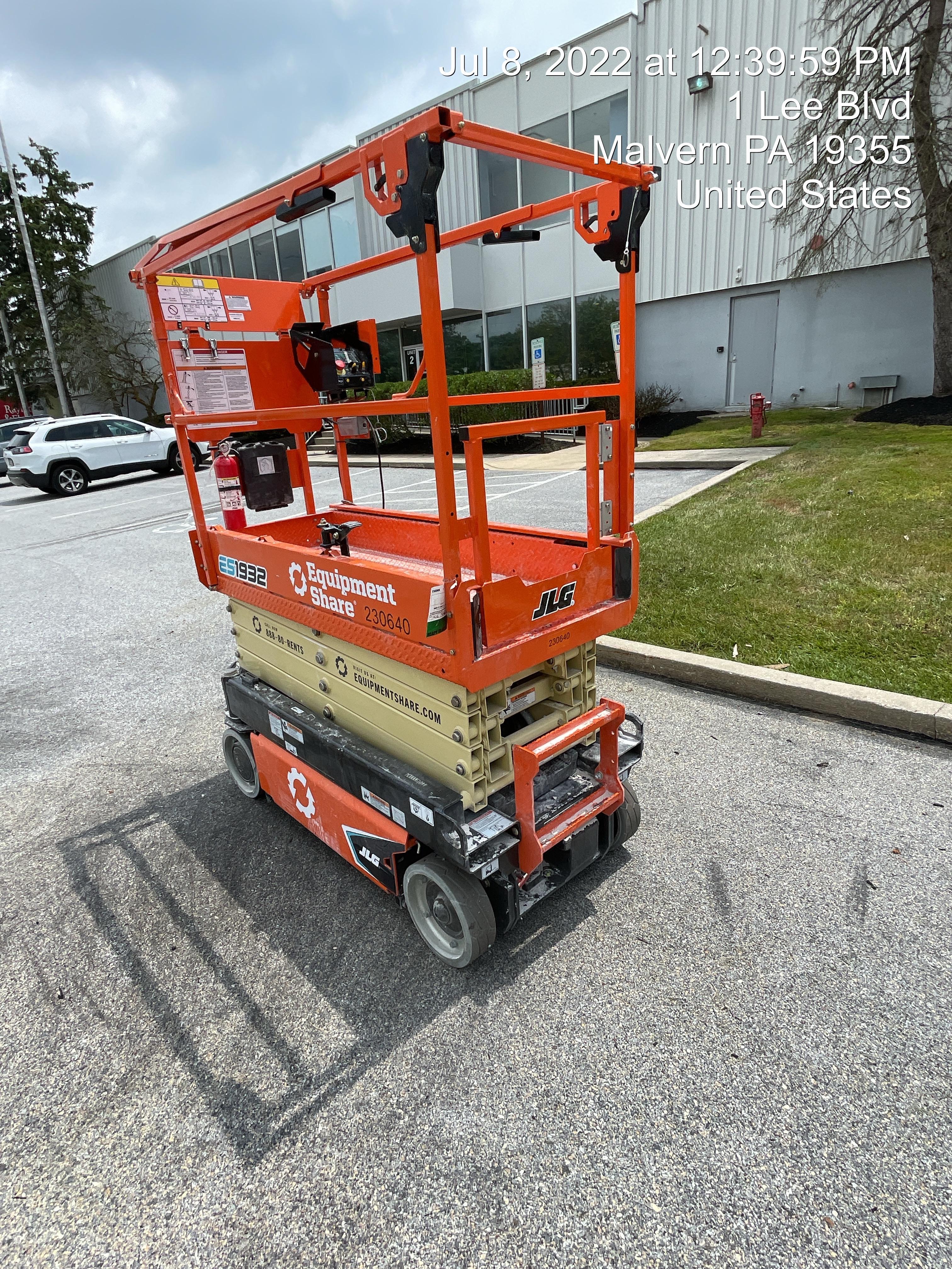 2022 JLG ES1932