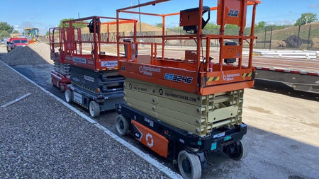 2022 JLG ES3246