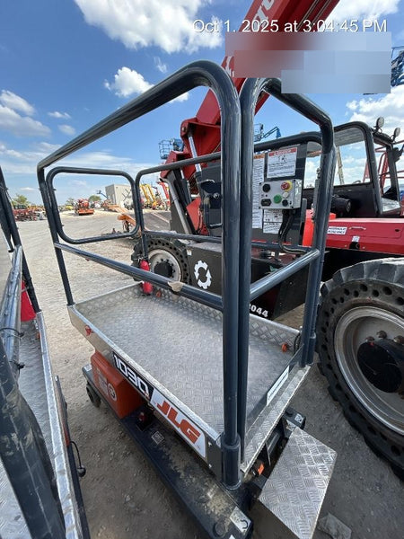 2023 JLG 1030P