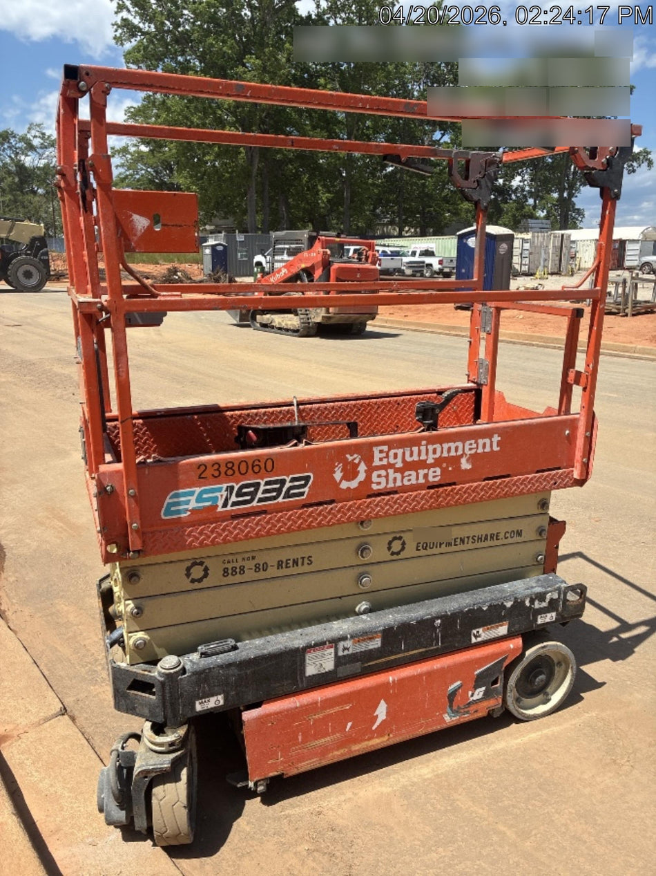 2022 JLG ES1932