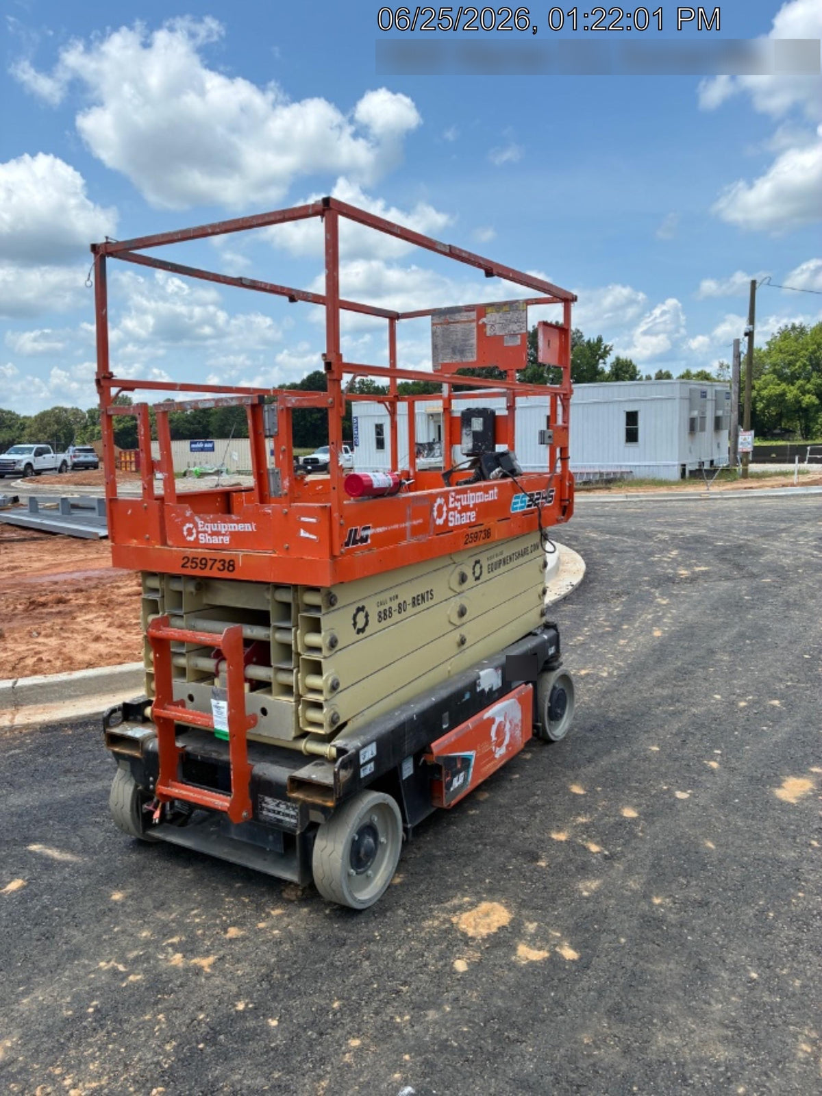 2022 JLG ES3246