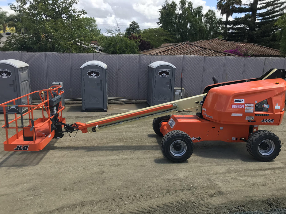 2019 JLG 400S