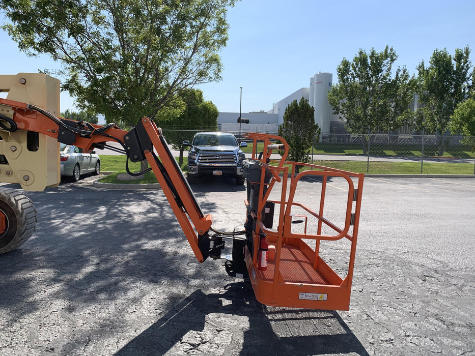2019 JLG 450AJ