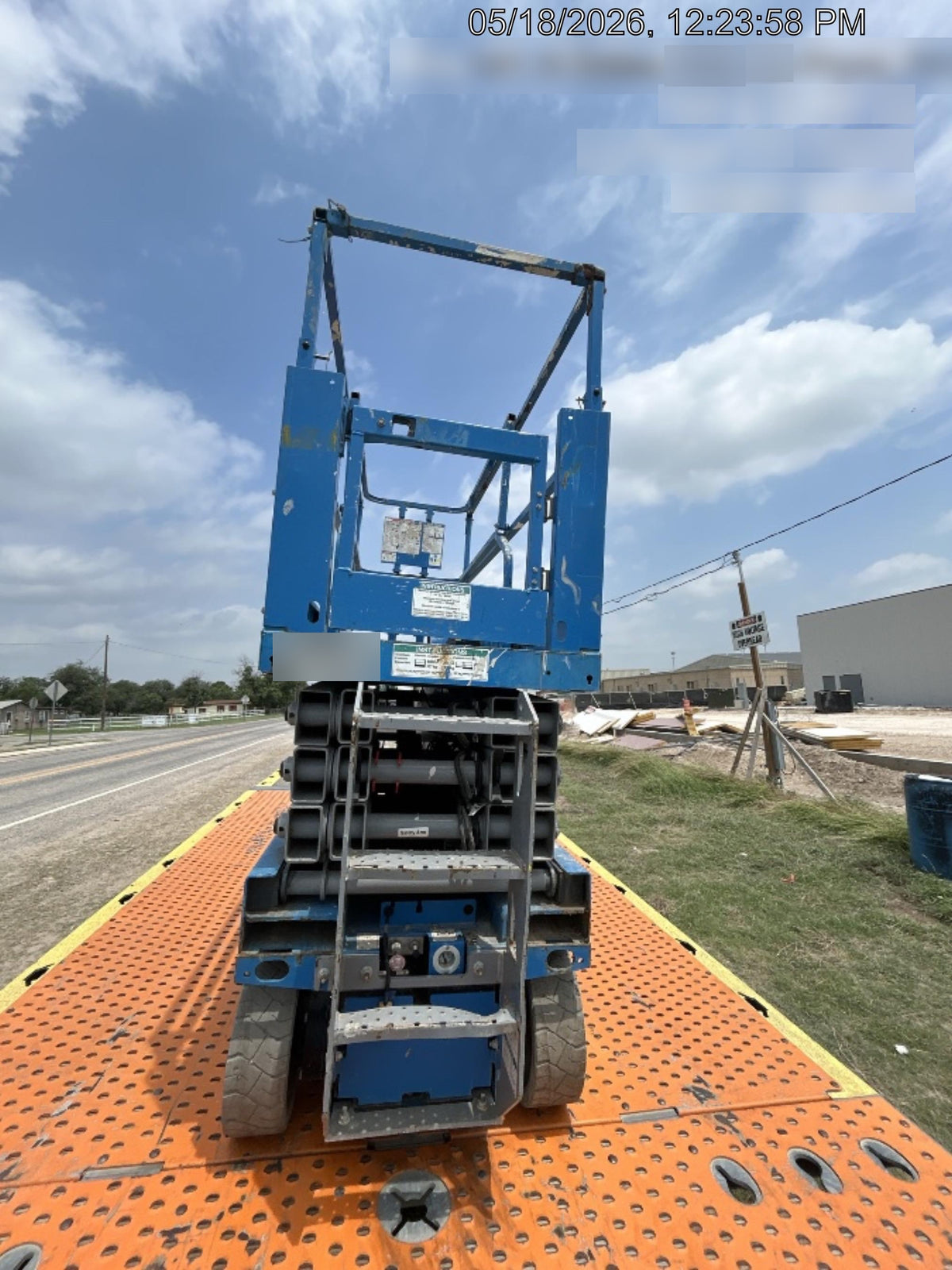 2019 Genie GS-2632 Folding rails with half height swing gate