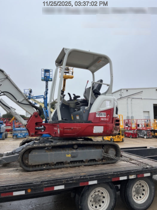 2021 TAKEUCHI TB235-2R