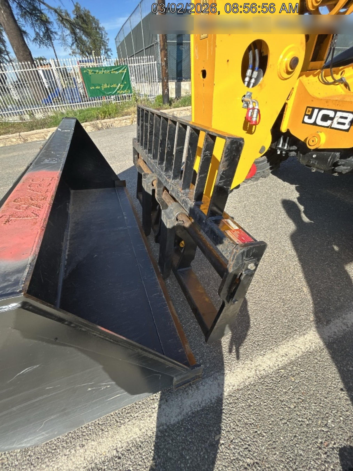 2025 JLG 1001100823