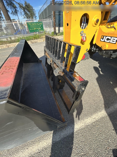 2025 JLG 1001100823