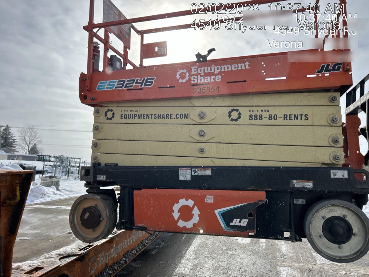 2022 JLG ES3246