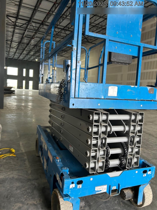 2019 Genie GS-4047 Folding rails with half height swing gate