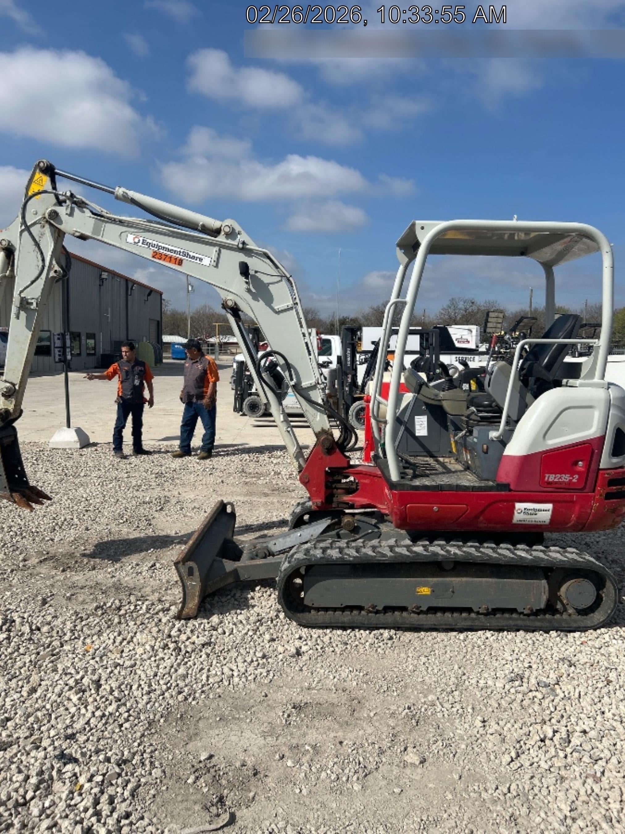 2022 TAKEUCHI TB235-2R