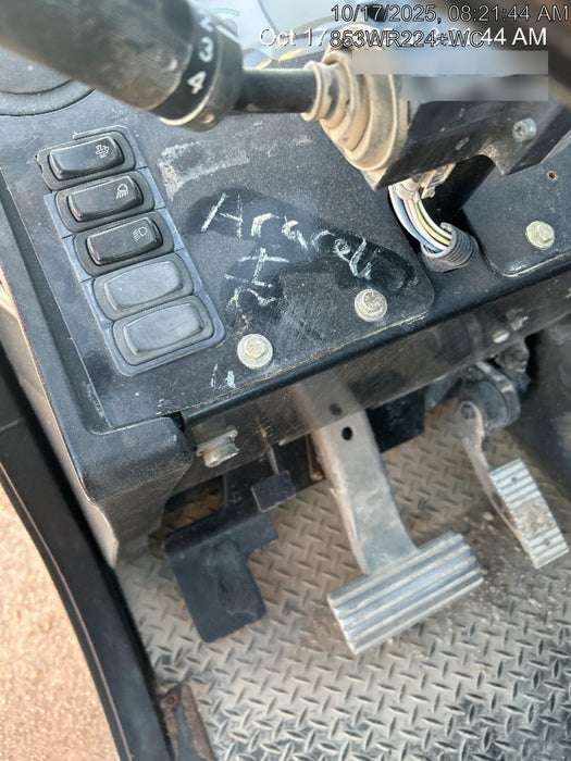 2018 Genie GTH-1056 GTH-1056 w/Open ROPS, Solid Tires, Work Lights, 60" carriage/forks, cab mesh, beacon