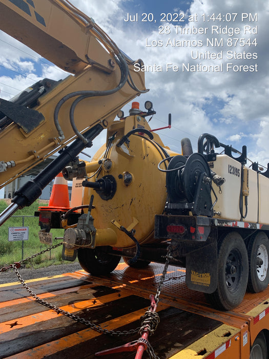 2021 Vac-Tron LP573XDT 500 Gallon Debris Tank w/ Hydraulic Tilt, two (2) 100 Gallon Water Tanks, Low Profile Torsion Axles (12,000 GVWR)