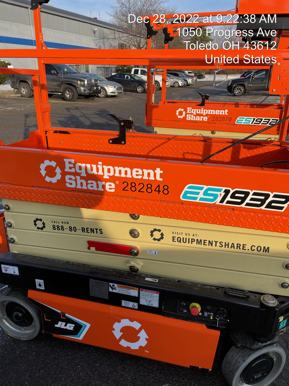 2022 JLG ES1932