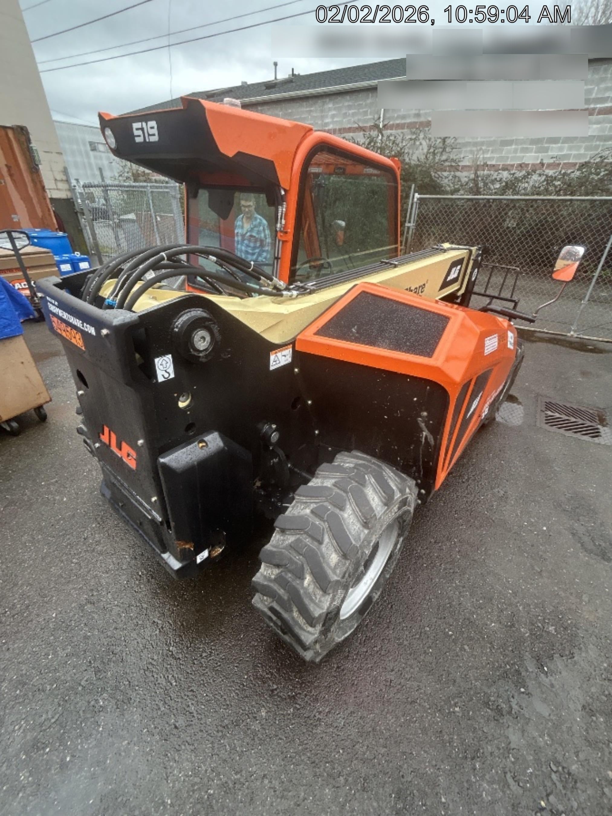 2025 JLG 519