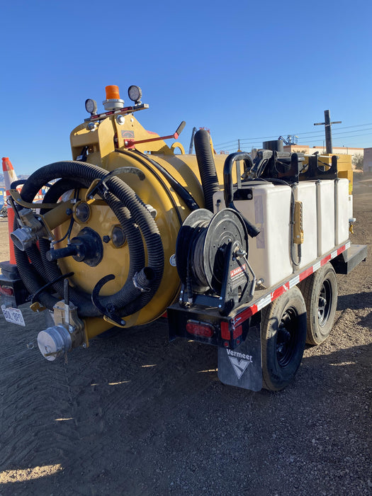 2021 Vac-Tron LP573XDT T4 Koehler Diesel Engine, 500 Gallon Debris Tank, x2 100 Gallon Water Tanks