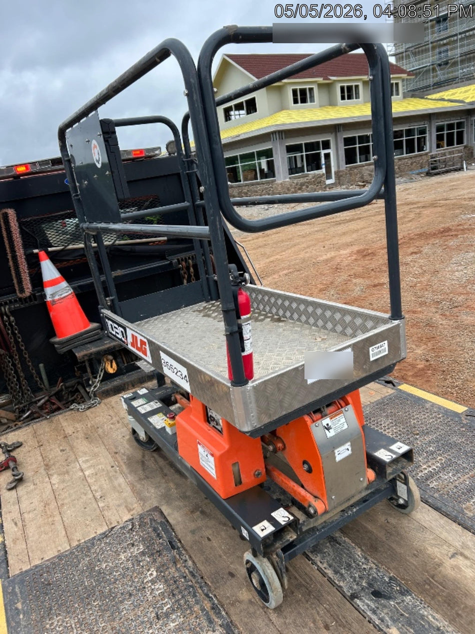 2023 JLG 1030P