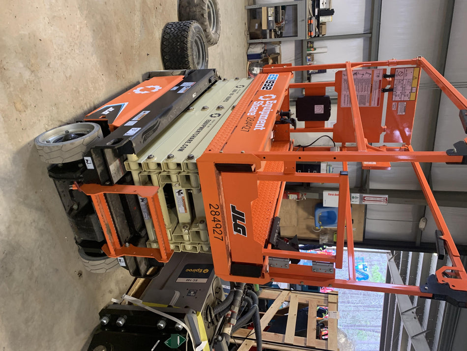 2022 JLG ES1932