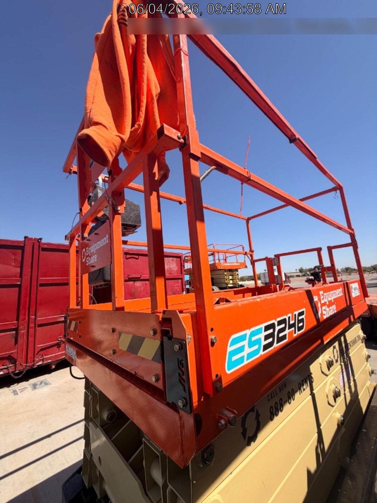 2022 JLG ES3246