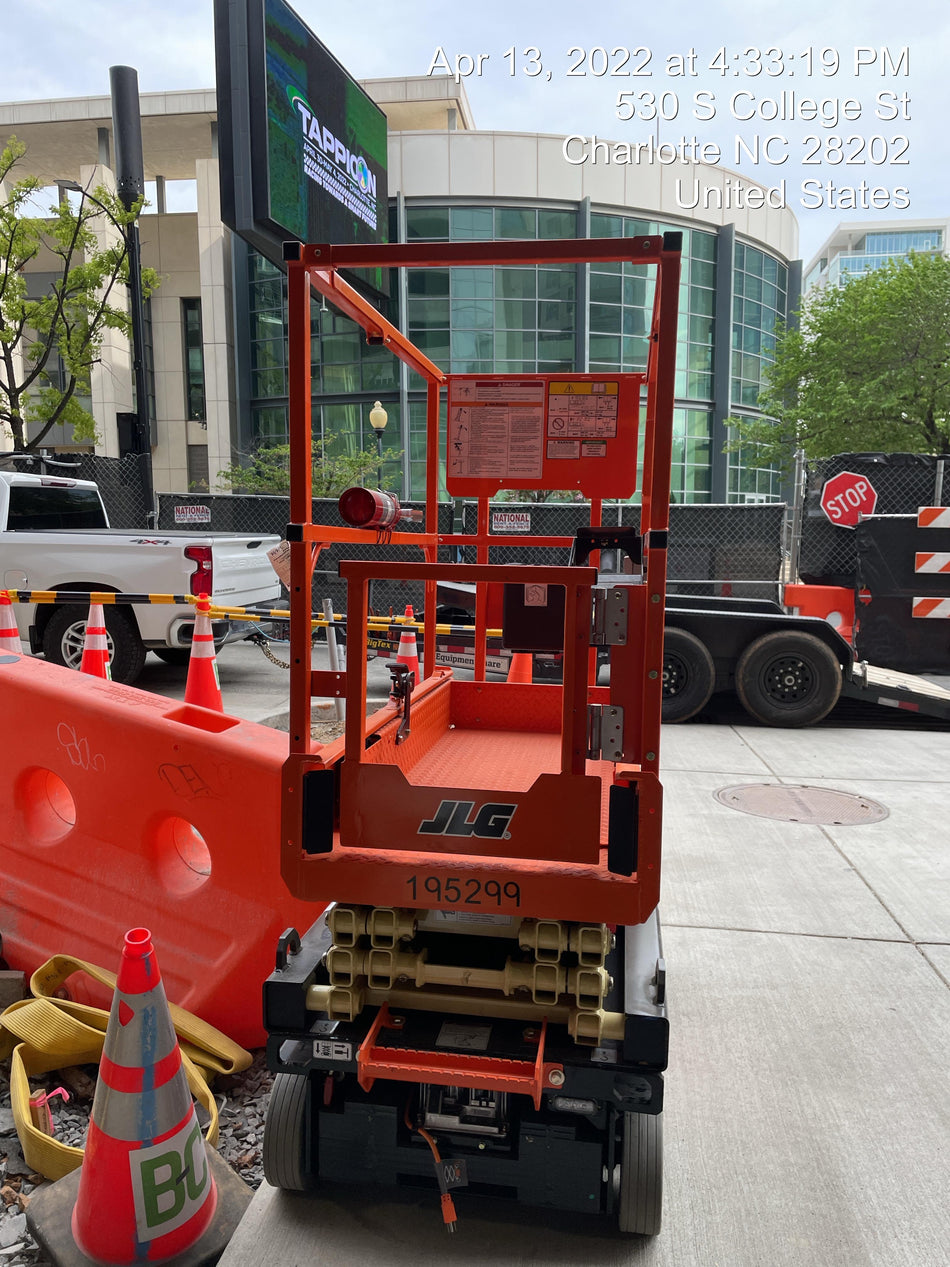 2021 JLG ES1330L
