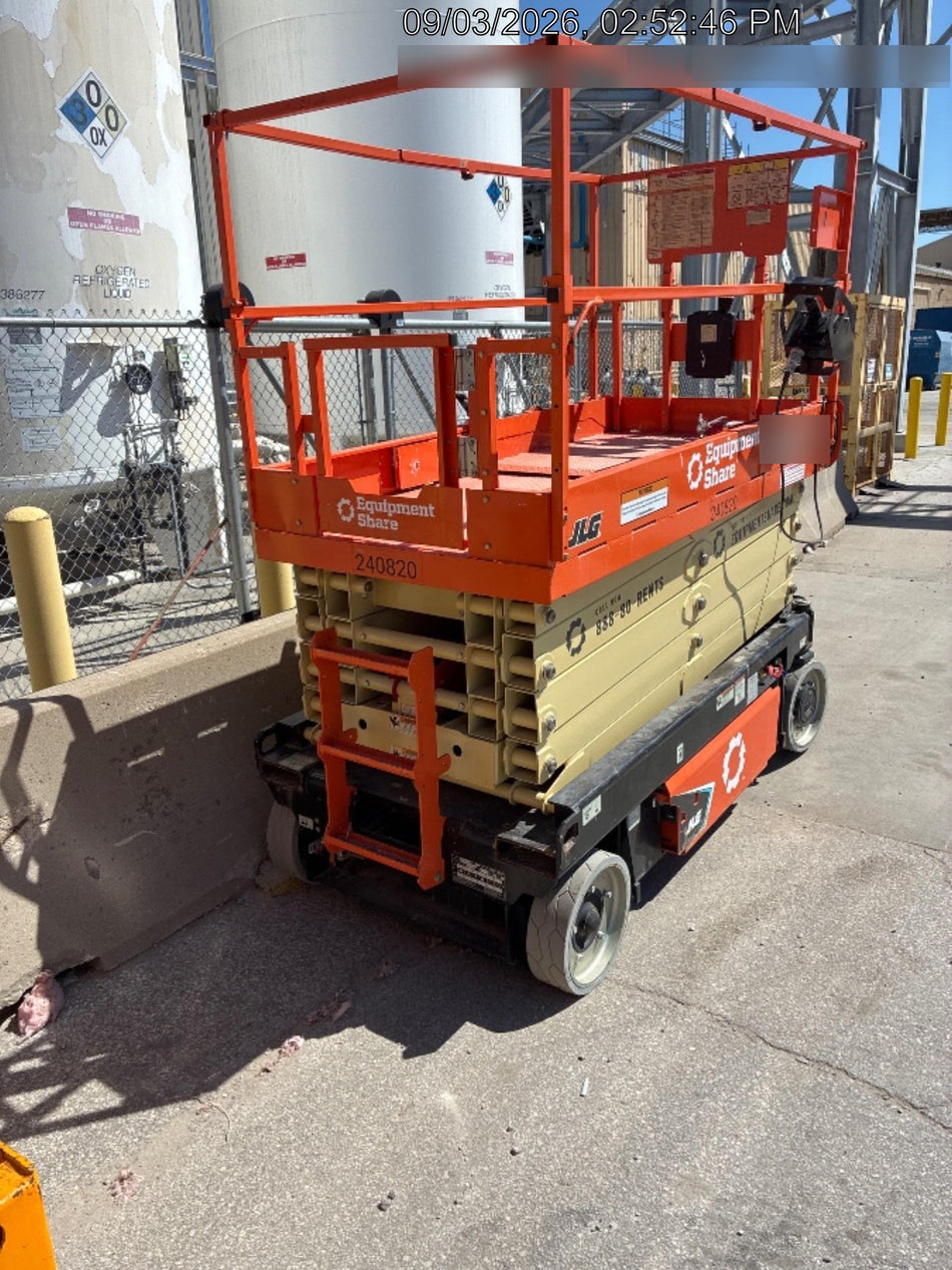 2022 JLG ES3246