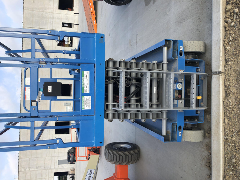 2019 Genie GS-4047 Folding rails with half height swing gate