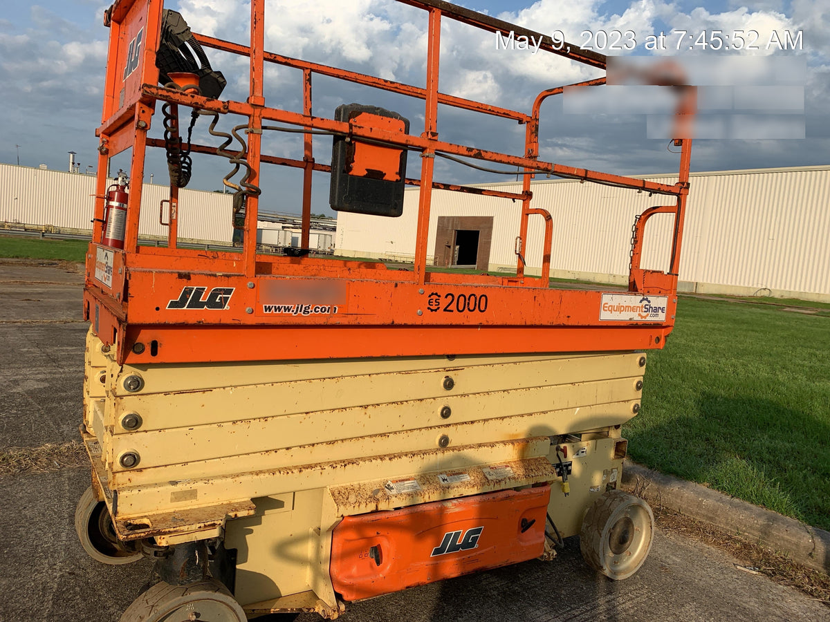 2016 JLG 3246ES