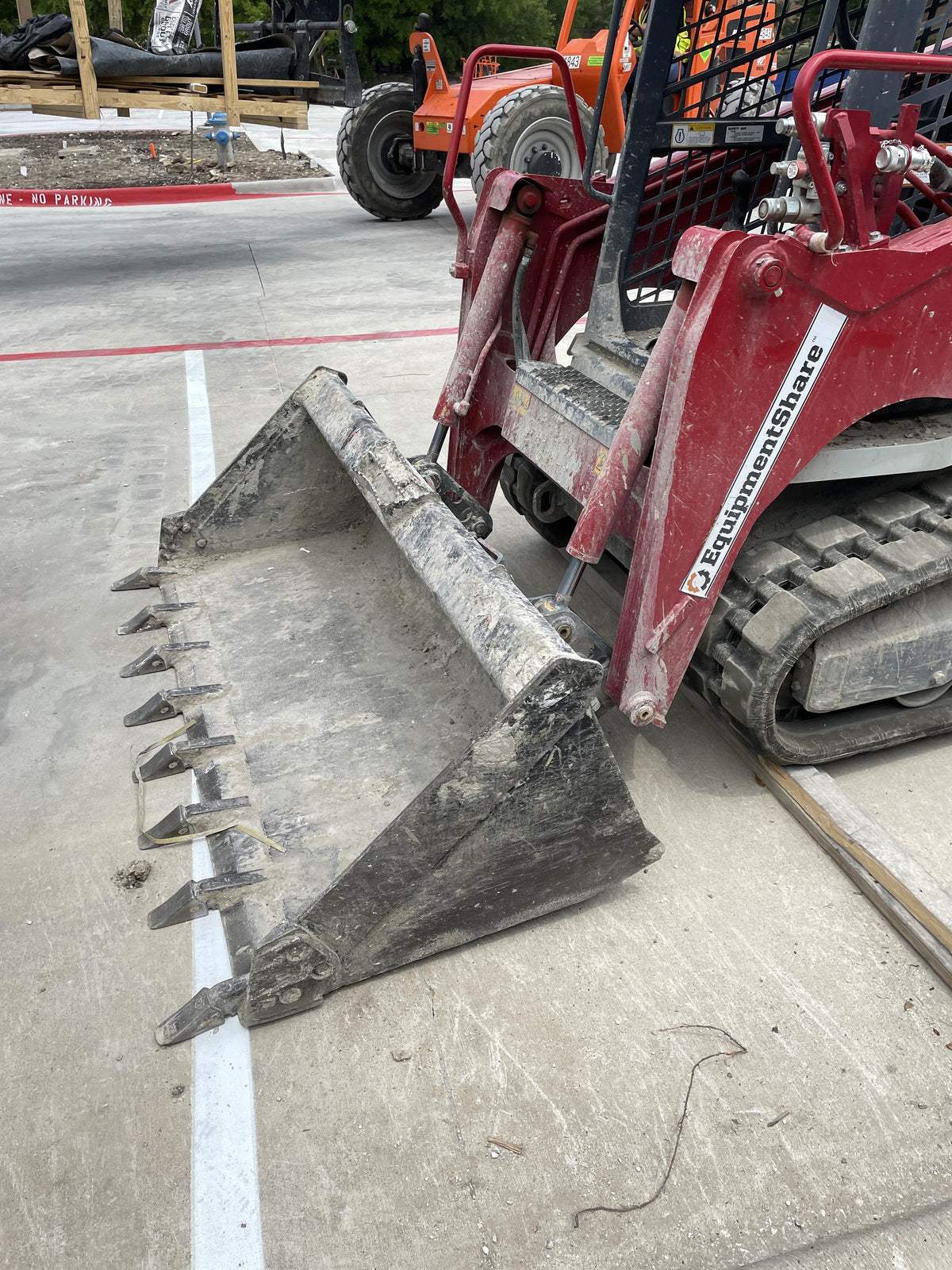 2023 TAKEUCHI TL6R
