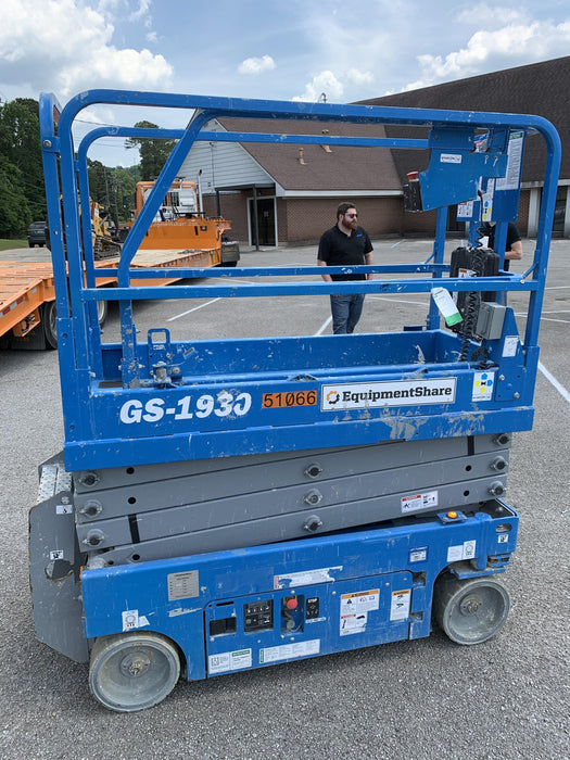 2019 Genie GS-1930 Fixed Rails with Chain Entry