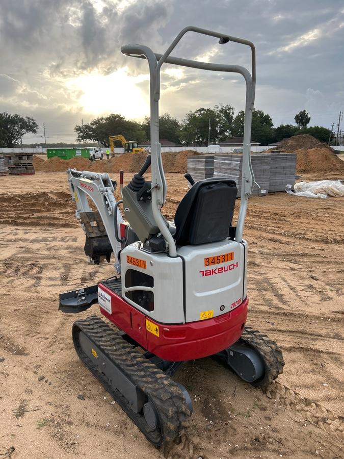 2023 TAKEUCHI TB210R