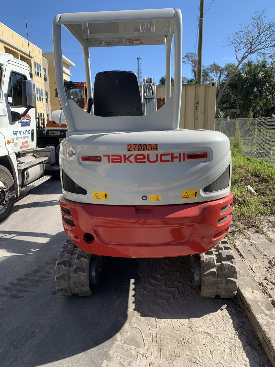 2022 TAKEUCHI TB235-2R