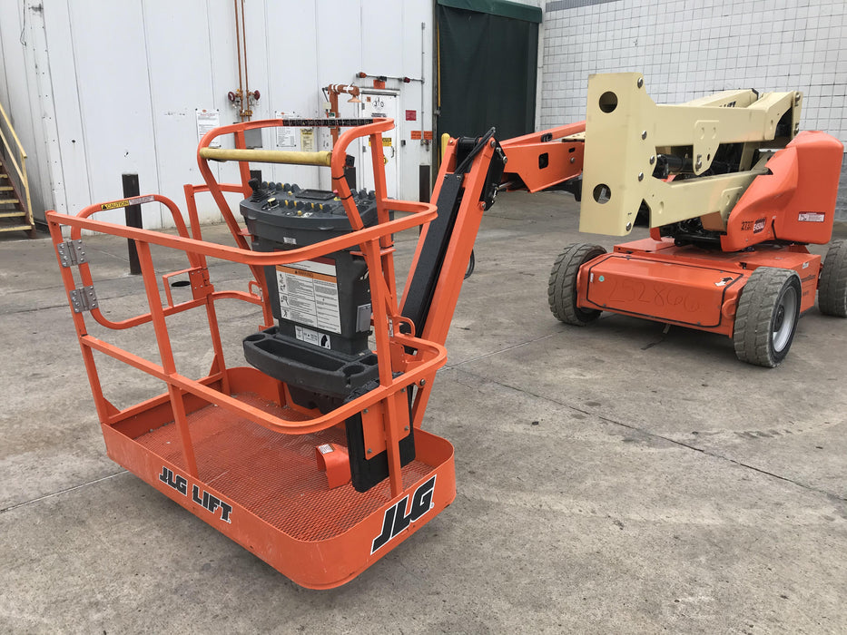 2018 JLG E450AJ