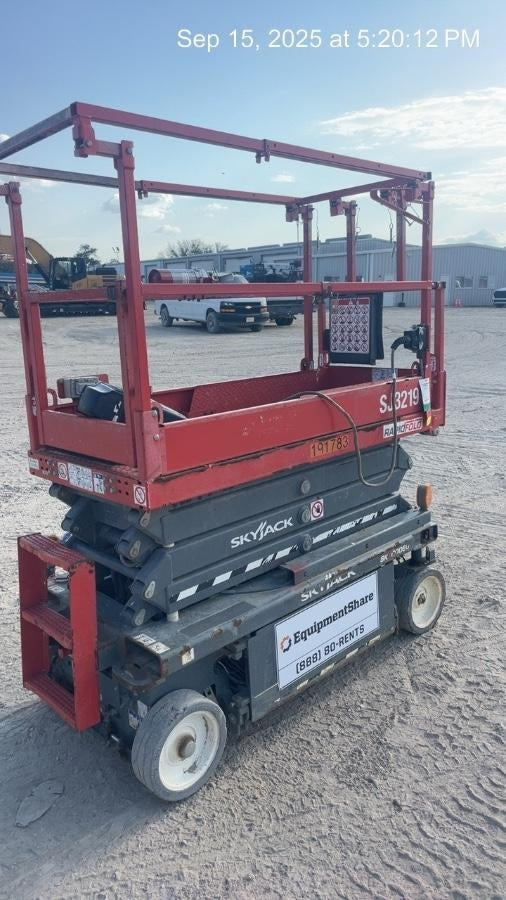 2021 SKYJACK SJ3219