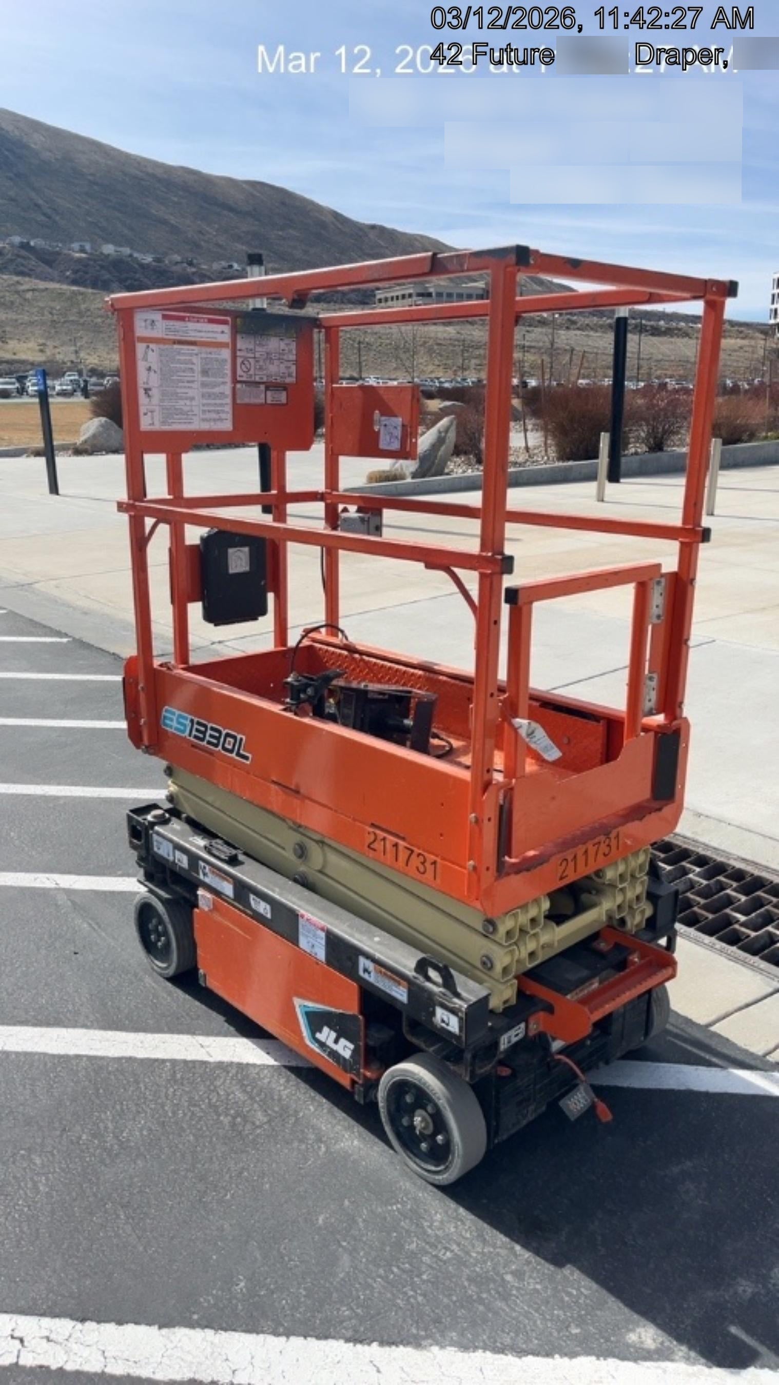 2022 JLG ES1330L
