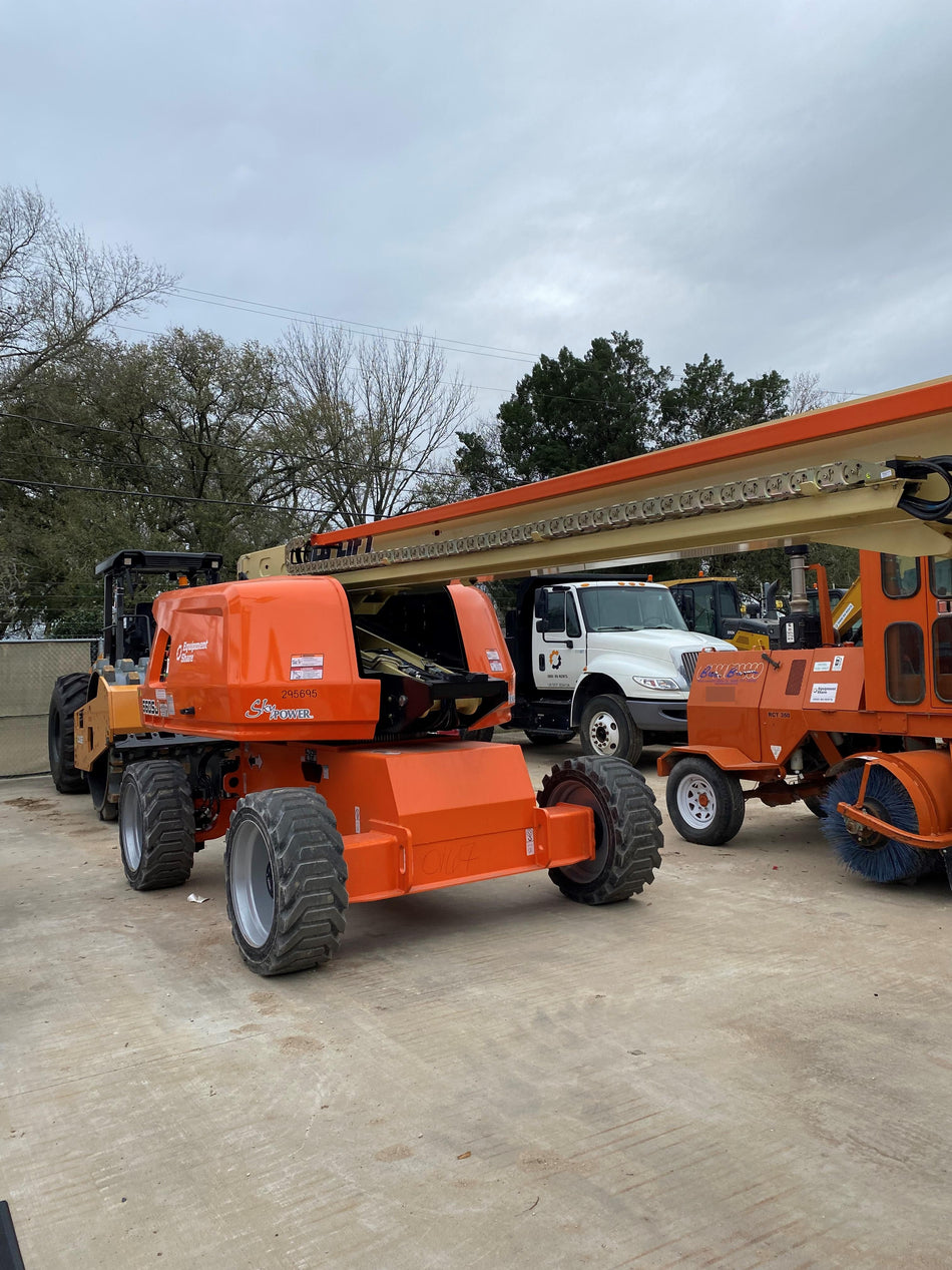 2023 JLG 660SJ