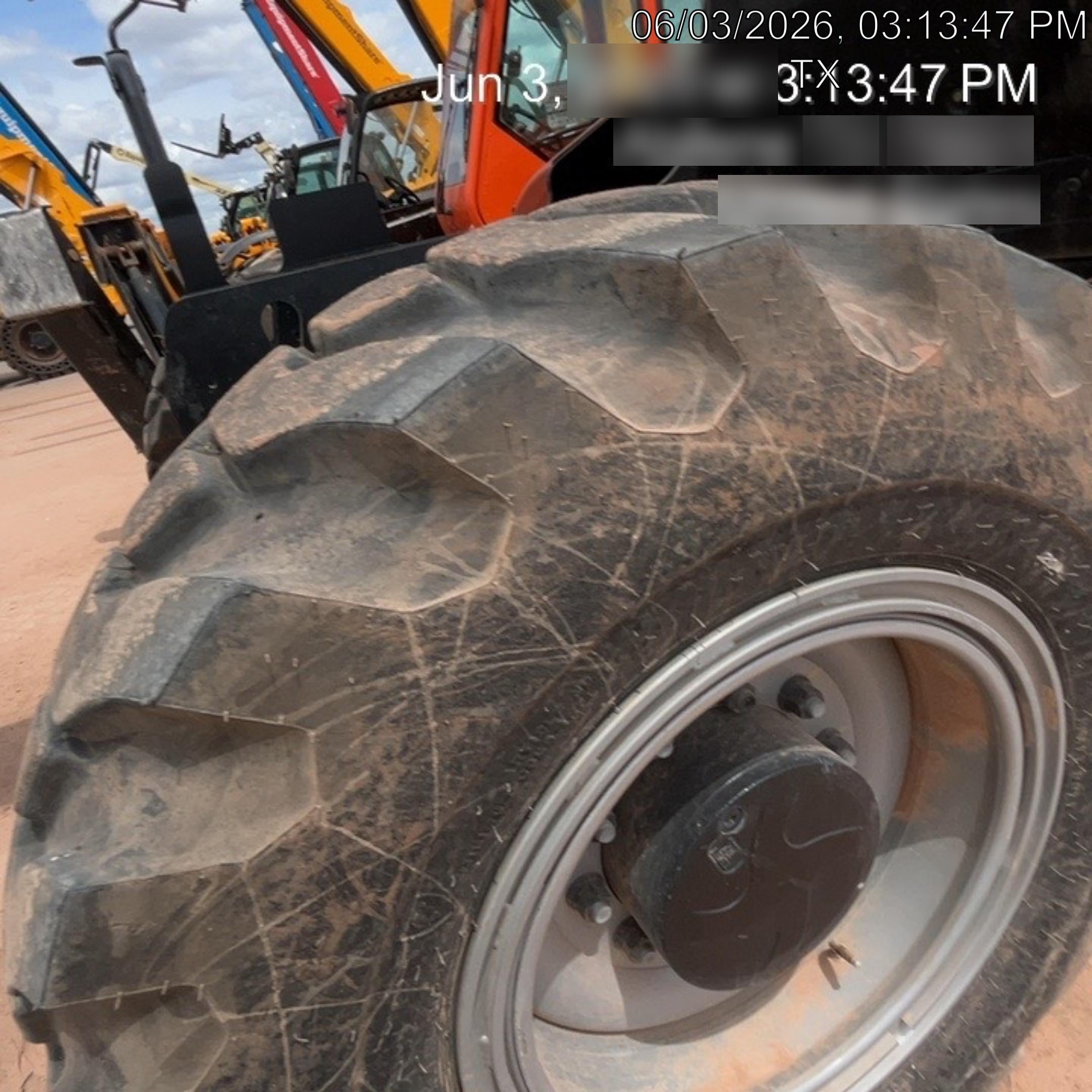 2025 JLG 1732