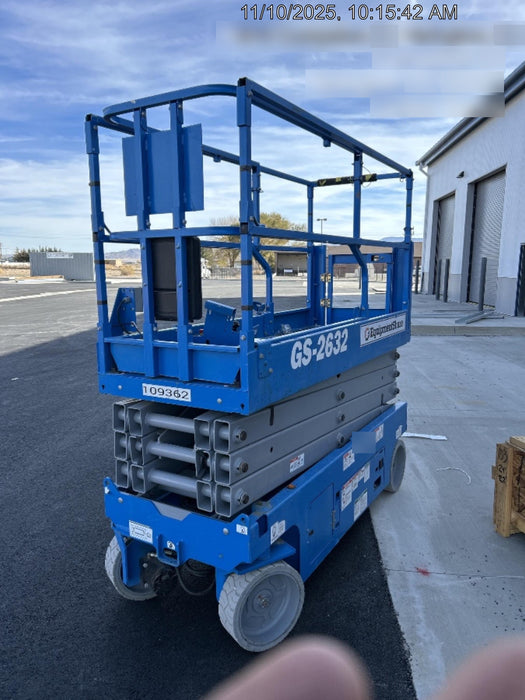 2020 Genie GS-2632 Solid NM Tires, Folding Rails with Half-Height Swing Gate, Beacon, 800W Invertor