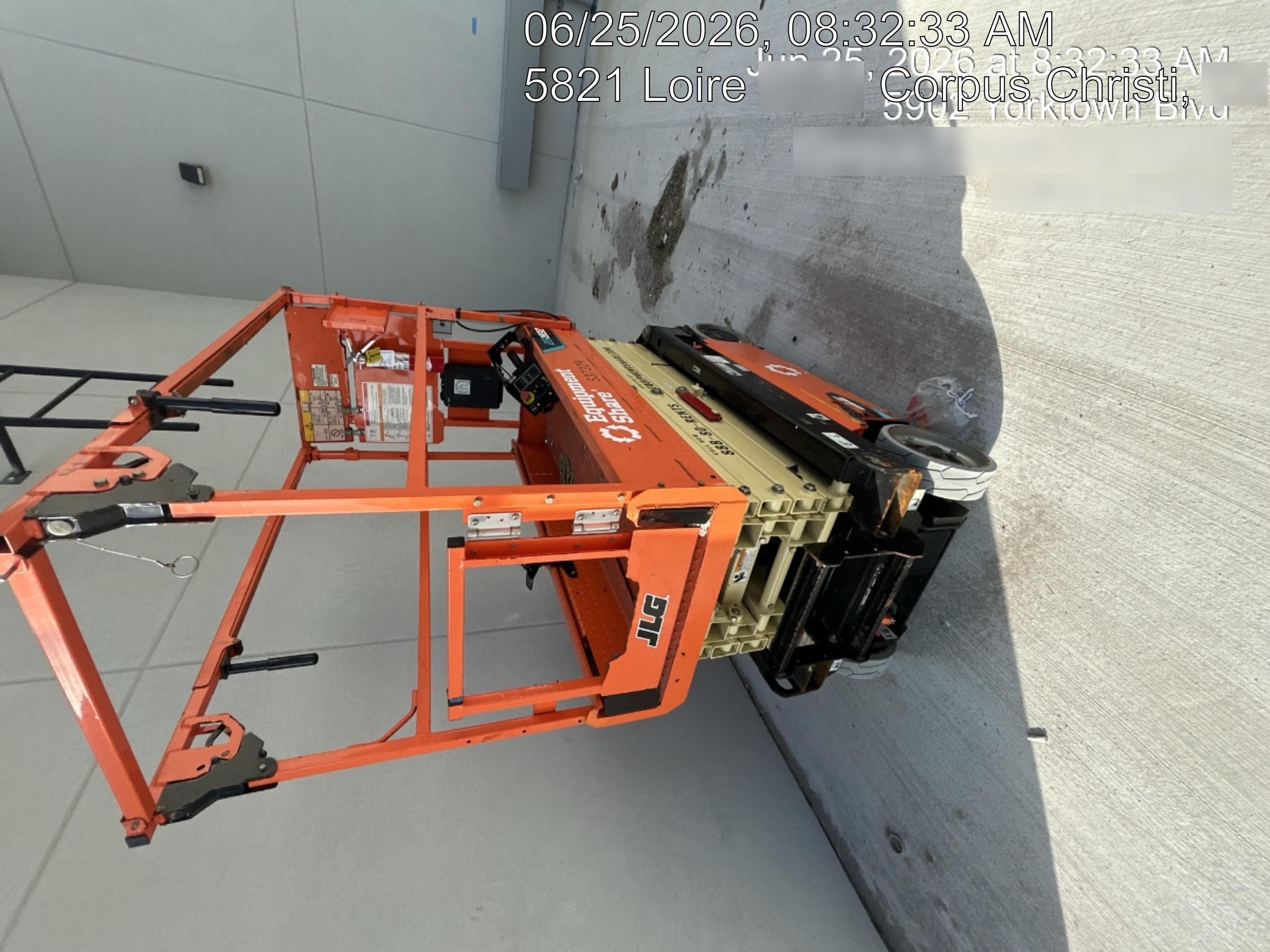 2025 JLG ES1932