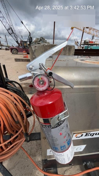 2019 Lincoln Electric Vantage 322 Welder Ready-Pak 3, Two wheel trailer, Fender and Light kit, Cable Rack