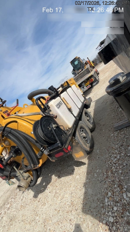 2021 Vac-Tron LP573XDT 500 Gallon Debris Tank w/ Hydraulic Tilt, two (2) 100 Gallon Water Tanks, Low Profile Torsion Axles (12,000 GVWR)