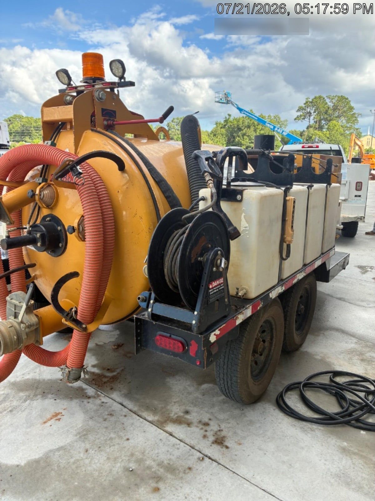 2023 Vac-Tron LP573XDT T4 Koehler Diesel Engine, 500 Gallon Debris Tank, x2 100 Gallon Water Tanks