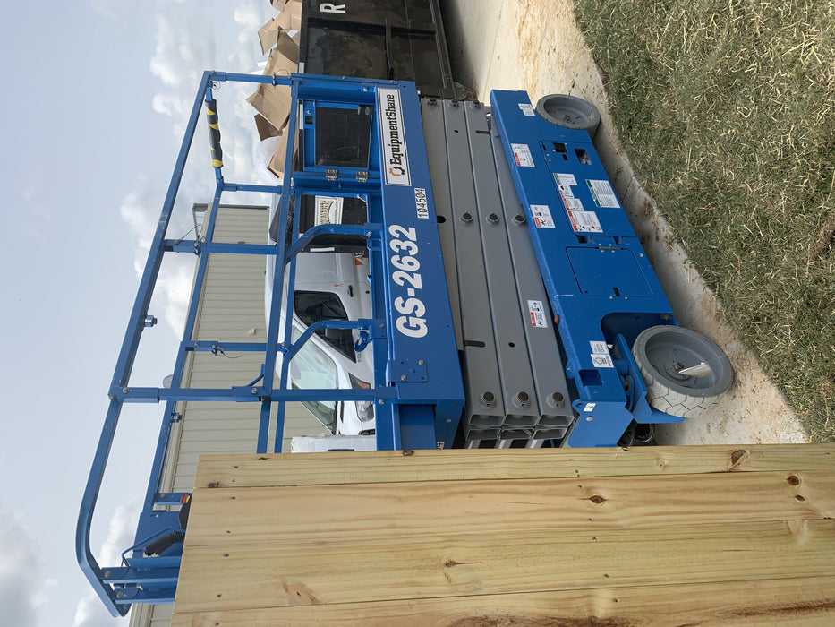 2020 Genie GS-2632 Solid NM Tires, Folding Rails with Half-Height Swing Gate, Beacon