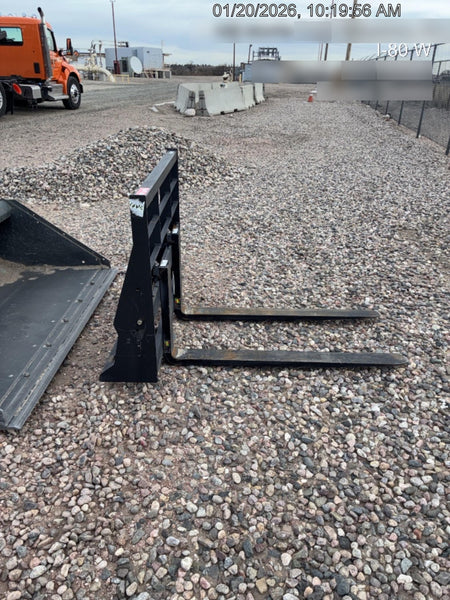 2025 ARROW MATERIAL HANDLING 48" Pallet Forks - Arrow