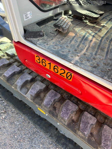2023 TAKEUCHI TB250-2C