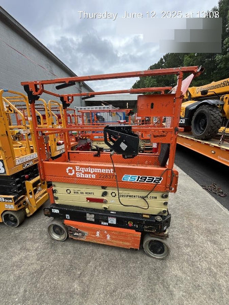 2022 JLG ES1932