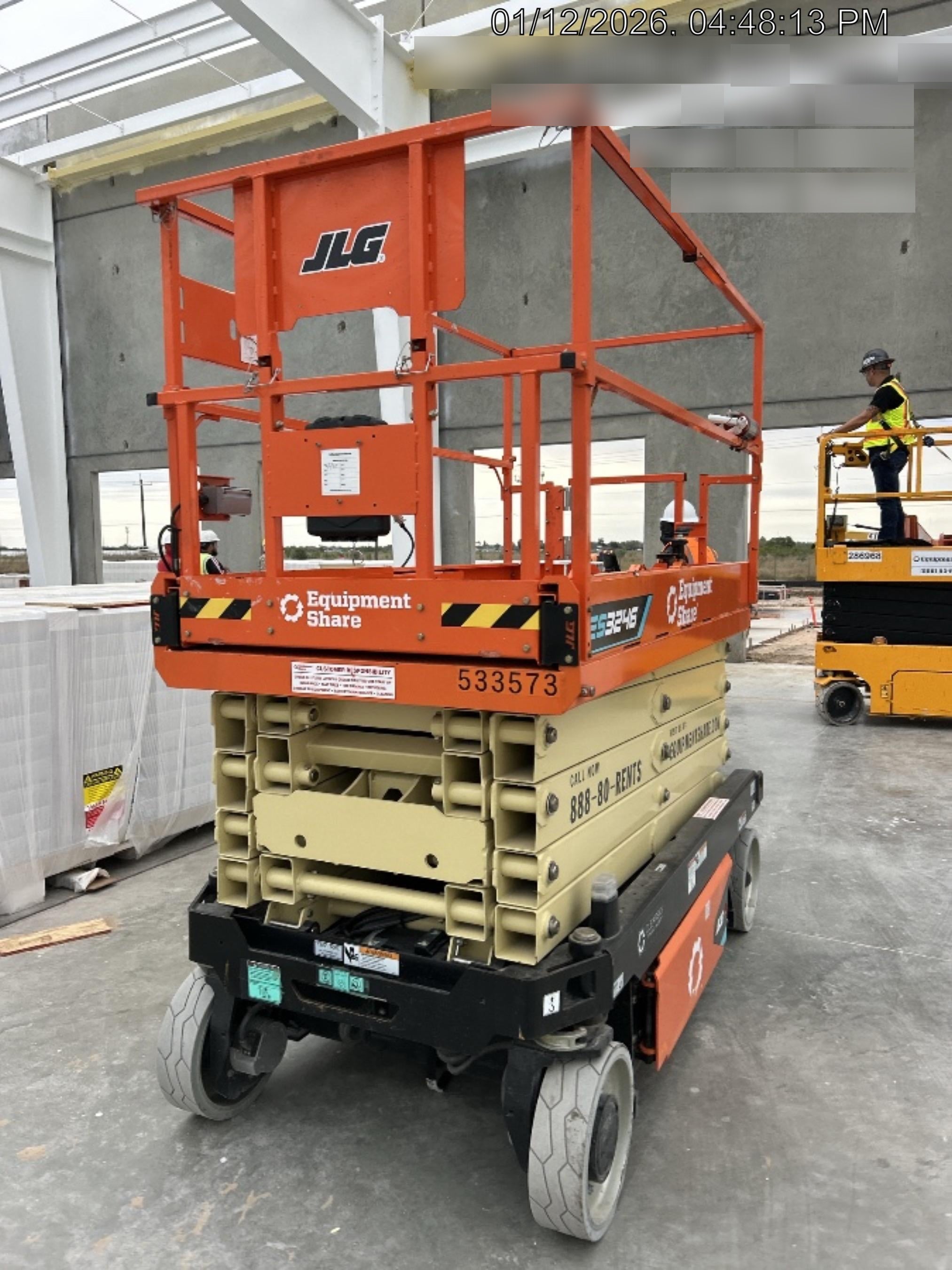 2025 JLG ES3246