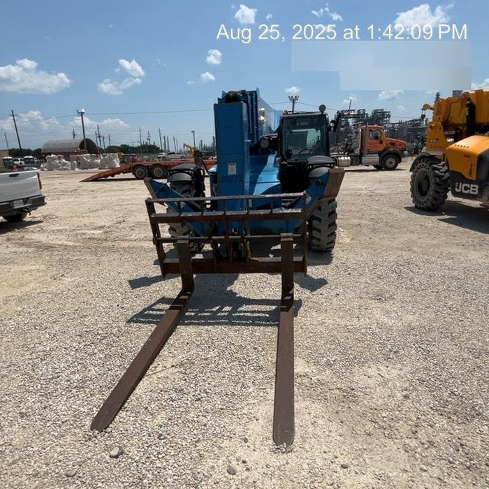 2019 Genie GTH-1056 Cab/Heat/AC, Solid RT Tires, LED Work Lights, Beacon 60" QA Carriage, 60" Forks