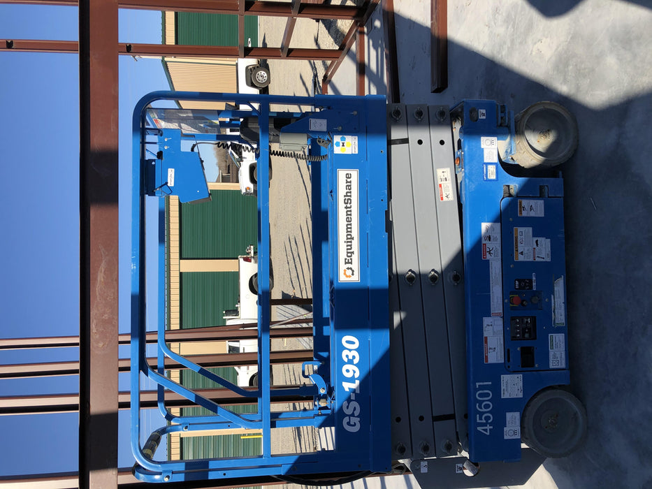 2019 Genie GS-1930 Fixed rails with chain Entry