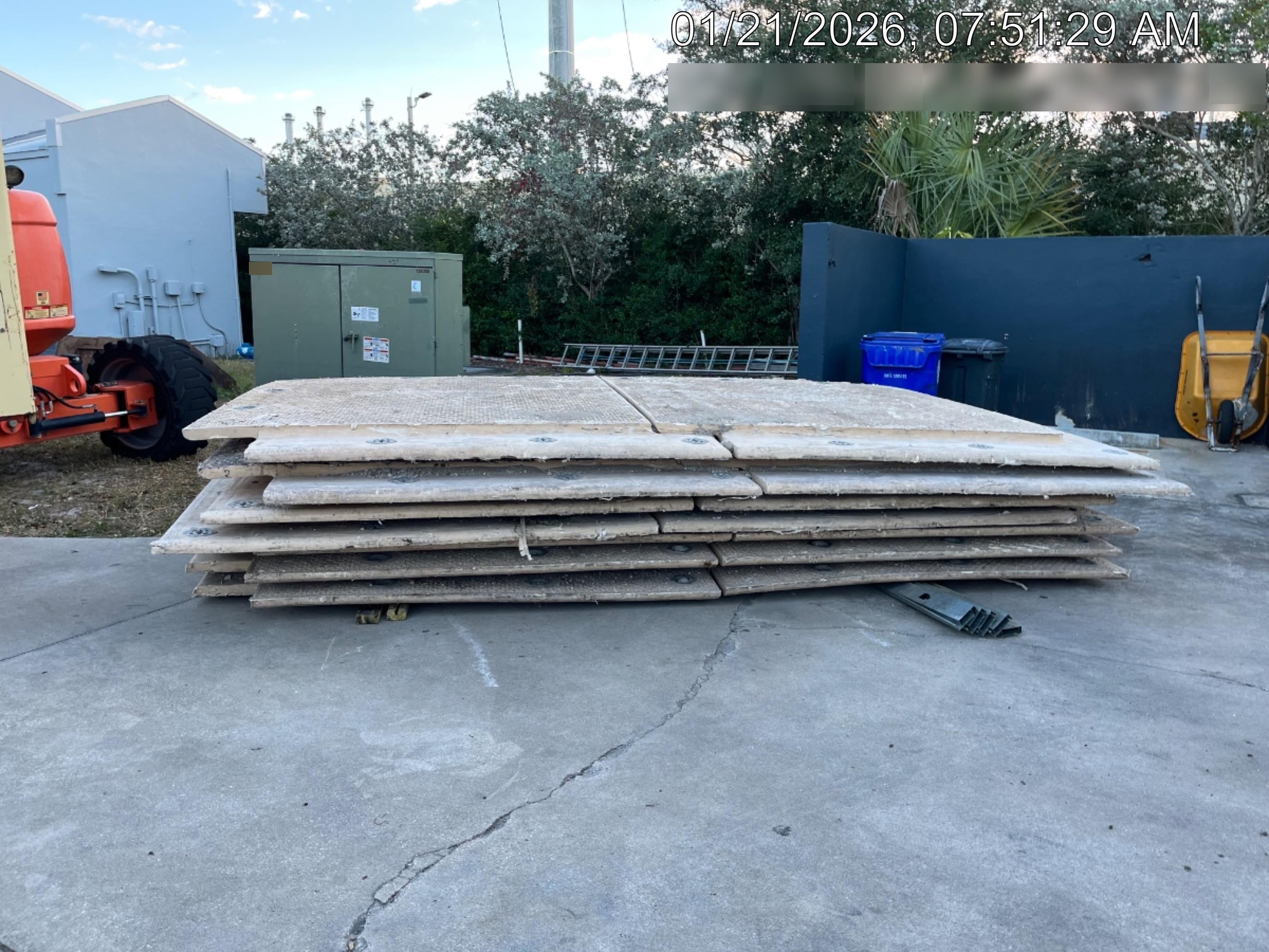 2020 MEGADECK 103635 Mat