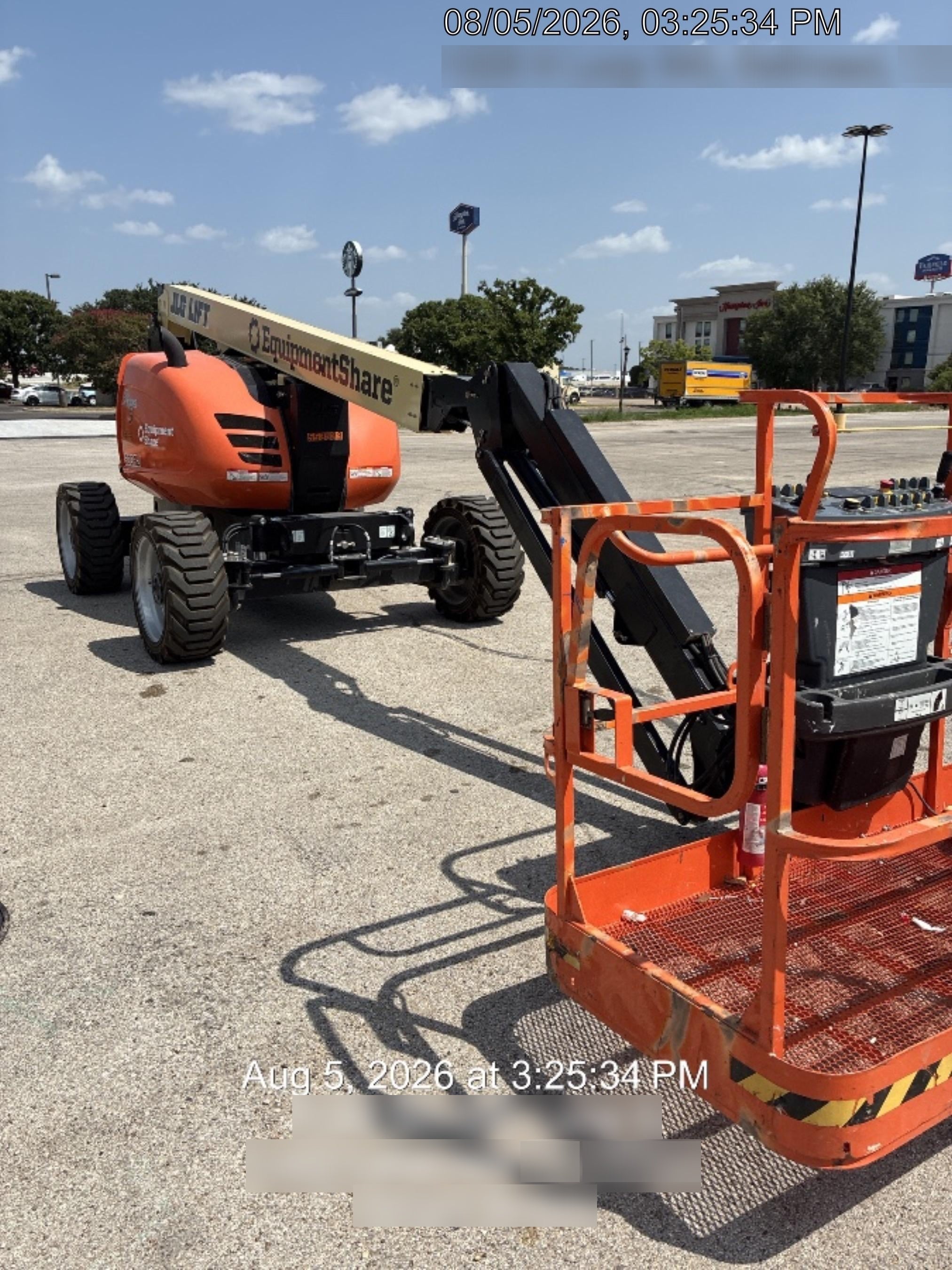 2025 JLG 600AJ